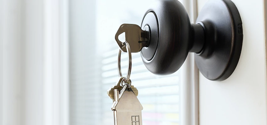 Bifold Door Knob Replacement in Pleasant Hill, California